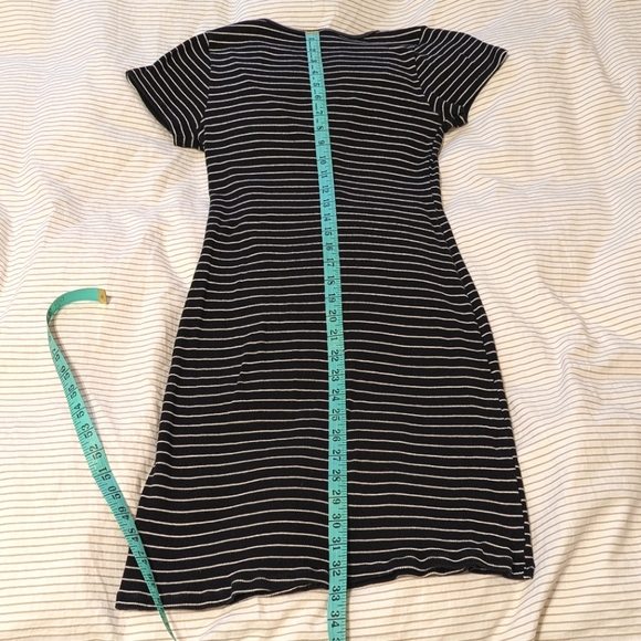 Striped button-front cotton t-shirt dress - Picture 8 of 8